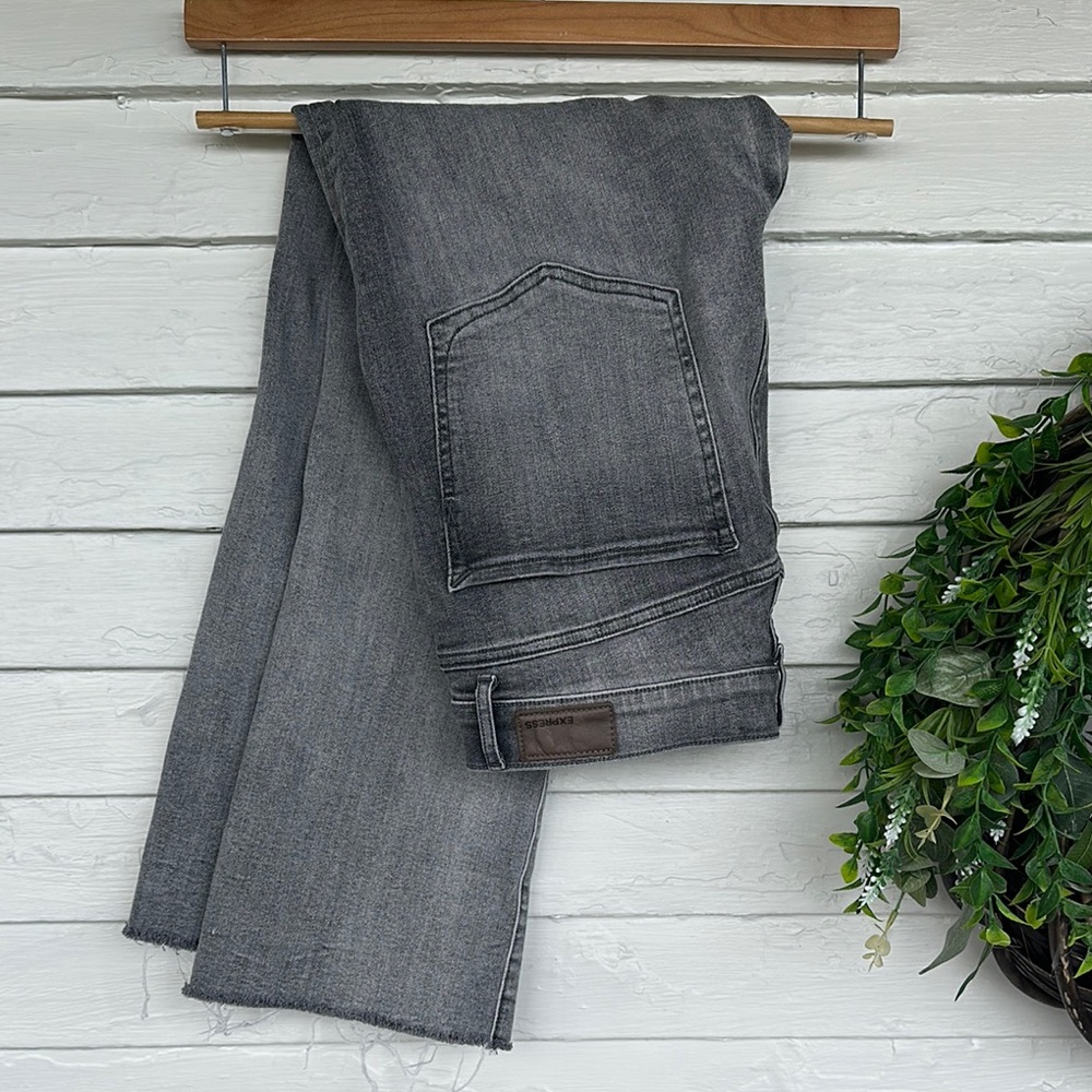 Express Gray Cropped Flare High Rise Jeans 10